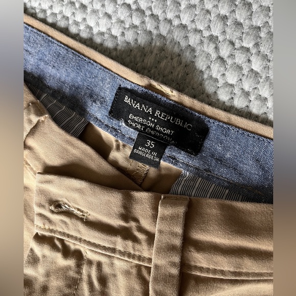 Banana Republic - 35 Emerson Short - Picture 2 of 2